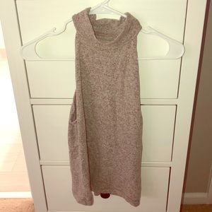 Grayish choker top